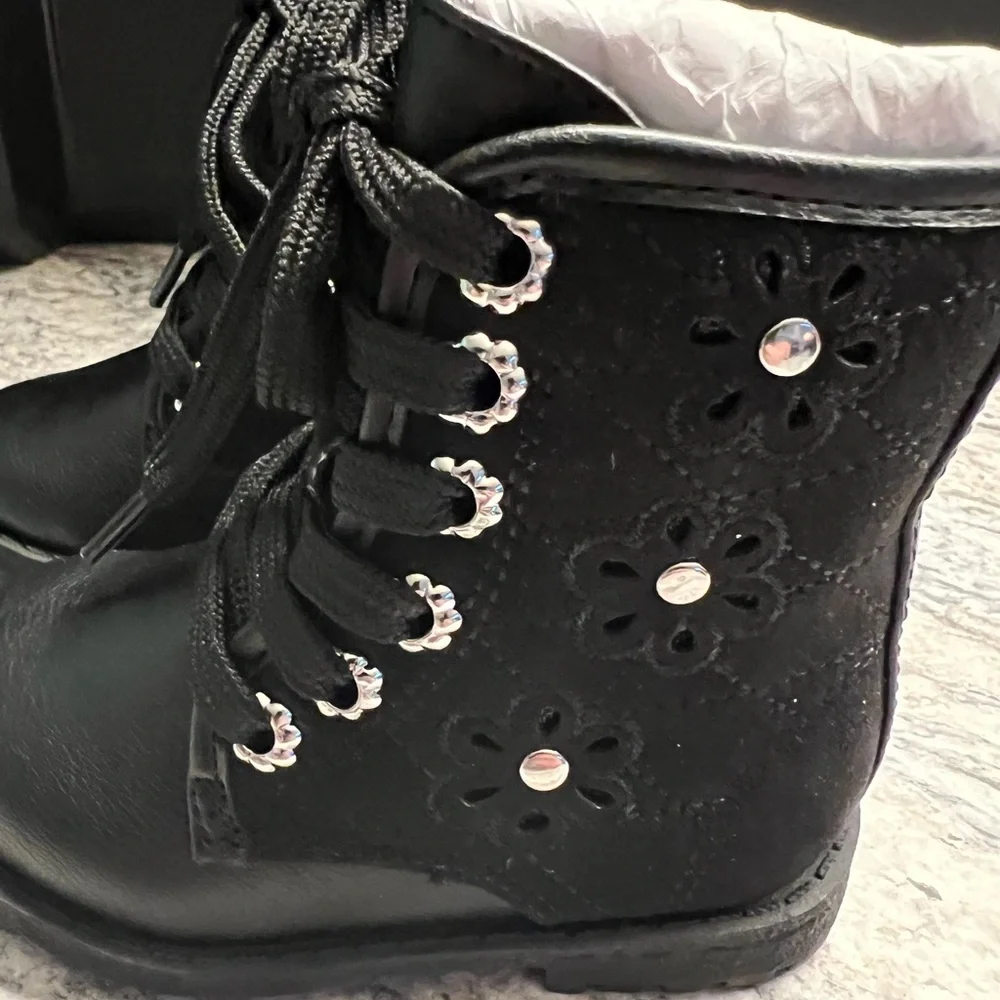 Black Floral Toddler Zipper Up Boots Size 5 NWOT